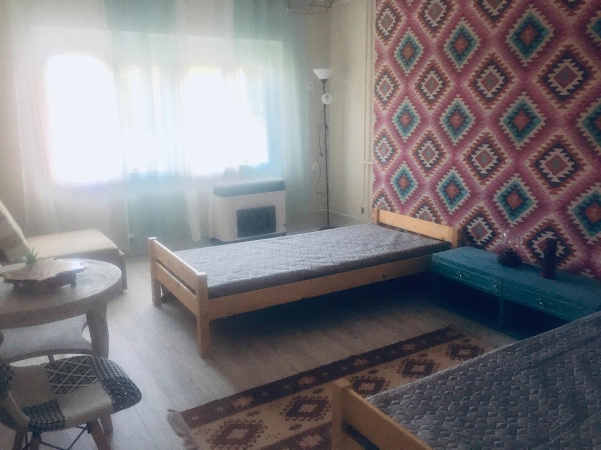 Lelle-Kert Apartman 02 Балатонлеле Екстериор снимка